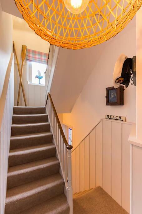 Picturesque Seaside Cottage Next To Viking Bay - برودستيرز المظهر الخارجي الصورة