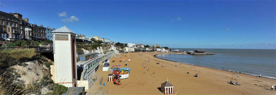 Picturesque Seaside Cottage Next To Viking Bay - برودستيرز المظهر الخارجي الصورة