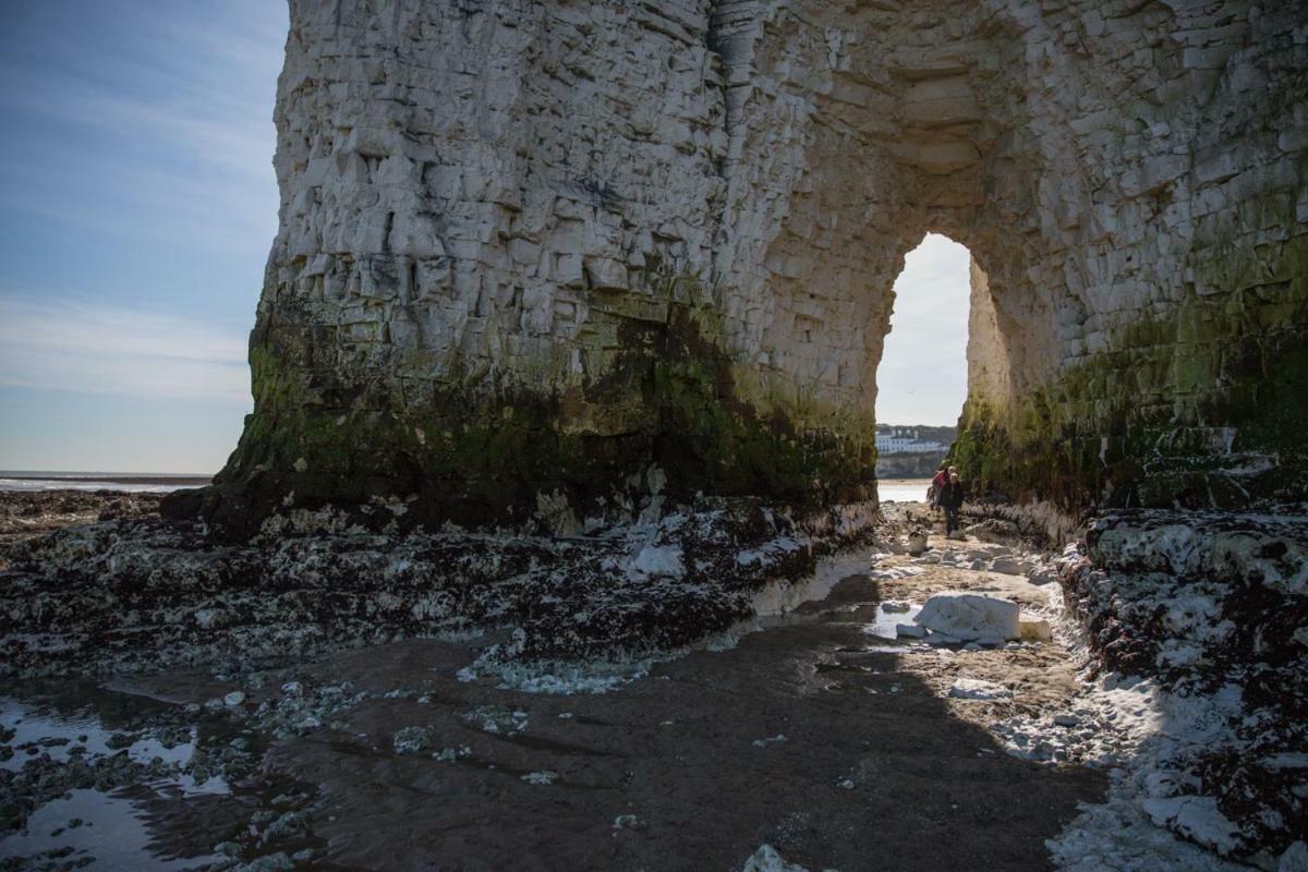 Picturesque Seaside Cottage Next To Viking Bay - برودستيرز المظهر الخارجي الصورة