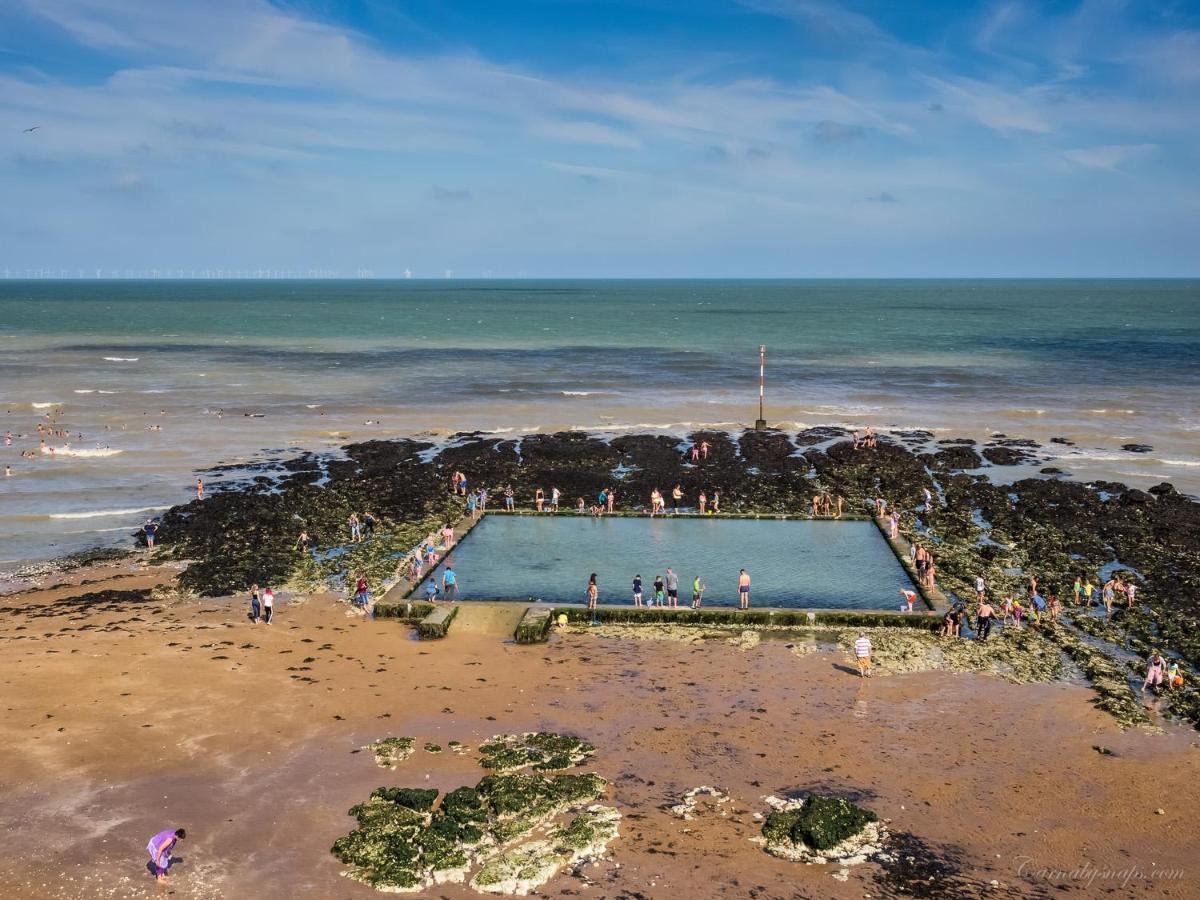 Picturesque Seaside Cottage Next To Viking Bay - برودستيرز المظهر الخارجي الصورة